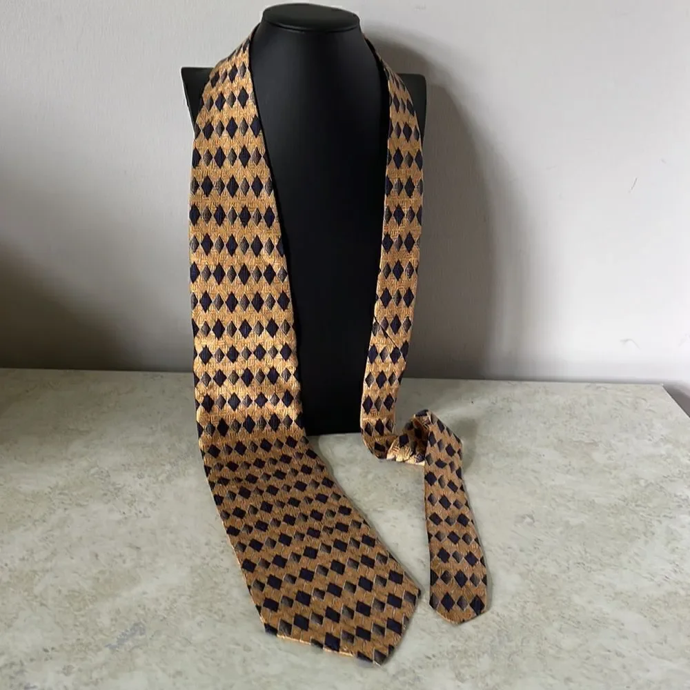 Kenneth Cole Mens Tie New!
